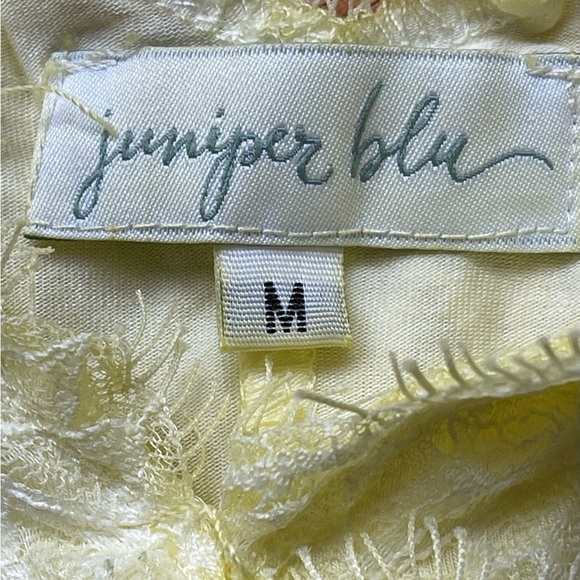 JUNIPER BLUE Pastel Yellow V Neck Top With Lace Detailing Size Medium NW… - Picture 6 of 10